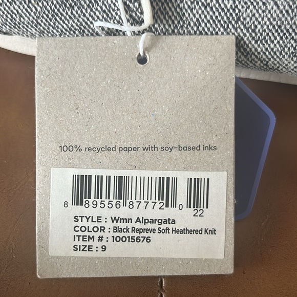 TOMS New With Tags. Women’s size 9. - Picture 5 of 5